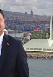 Kadıköy Belediye Başkanı Mesut Kösedağı, sahile yapılacak cami projesine karşı çıktı