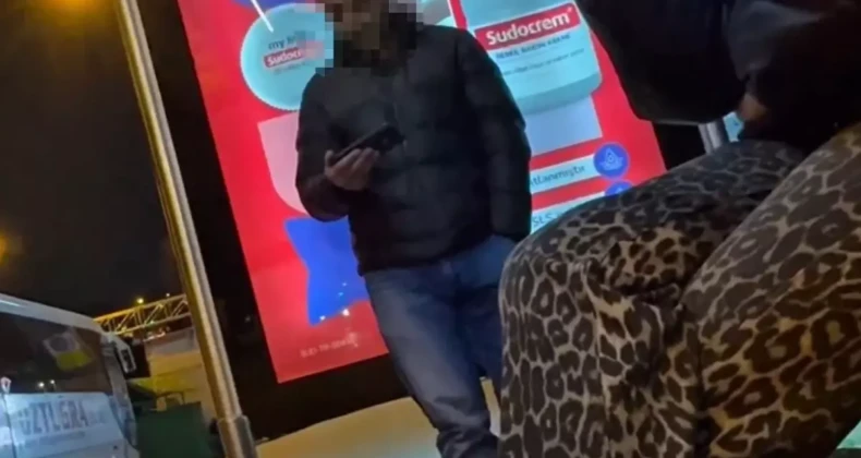 Otobüs durağında skandal görüntü: Karşısındaki kadınlara bakarak…